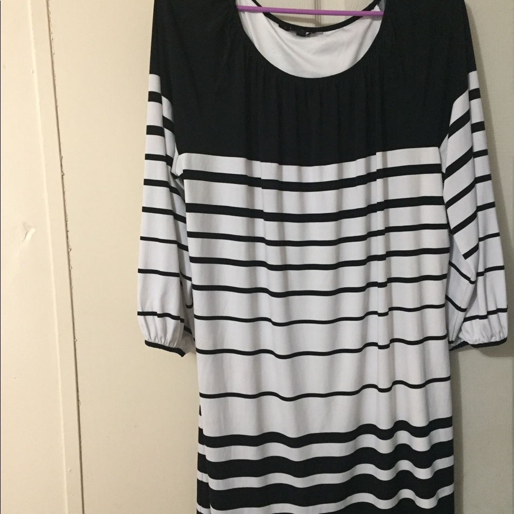 Dress - Picture 2 of 3